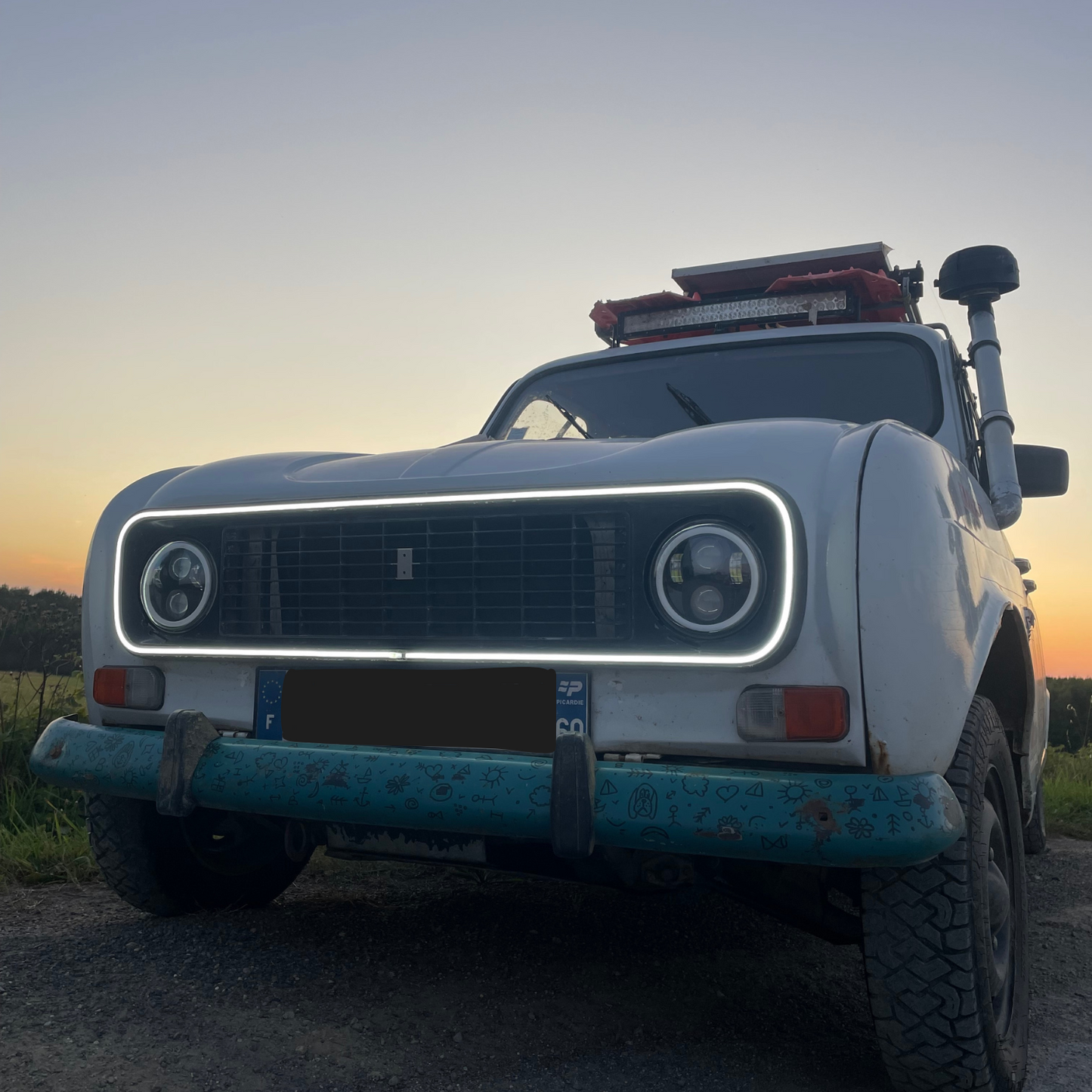 Calandre éclairée RGB - Renault 4L