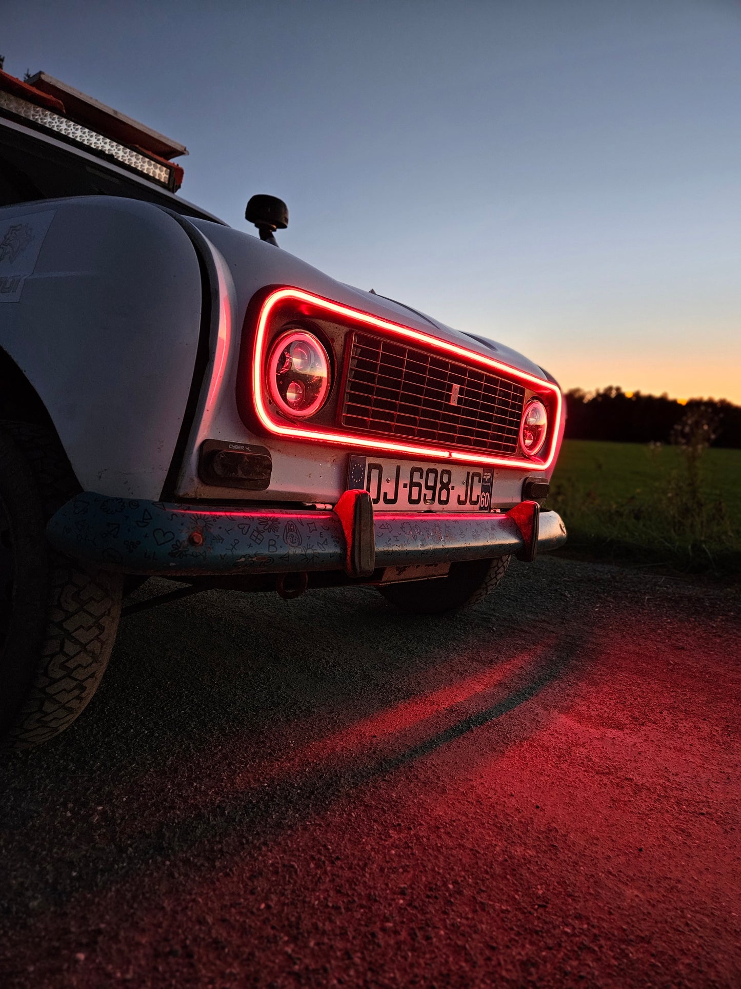Calandre éclairée RGB - Renault 4L