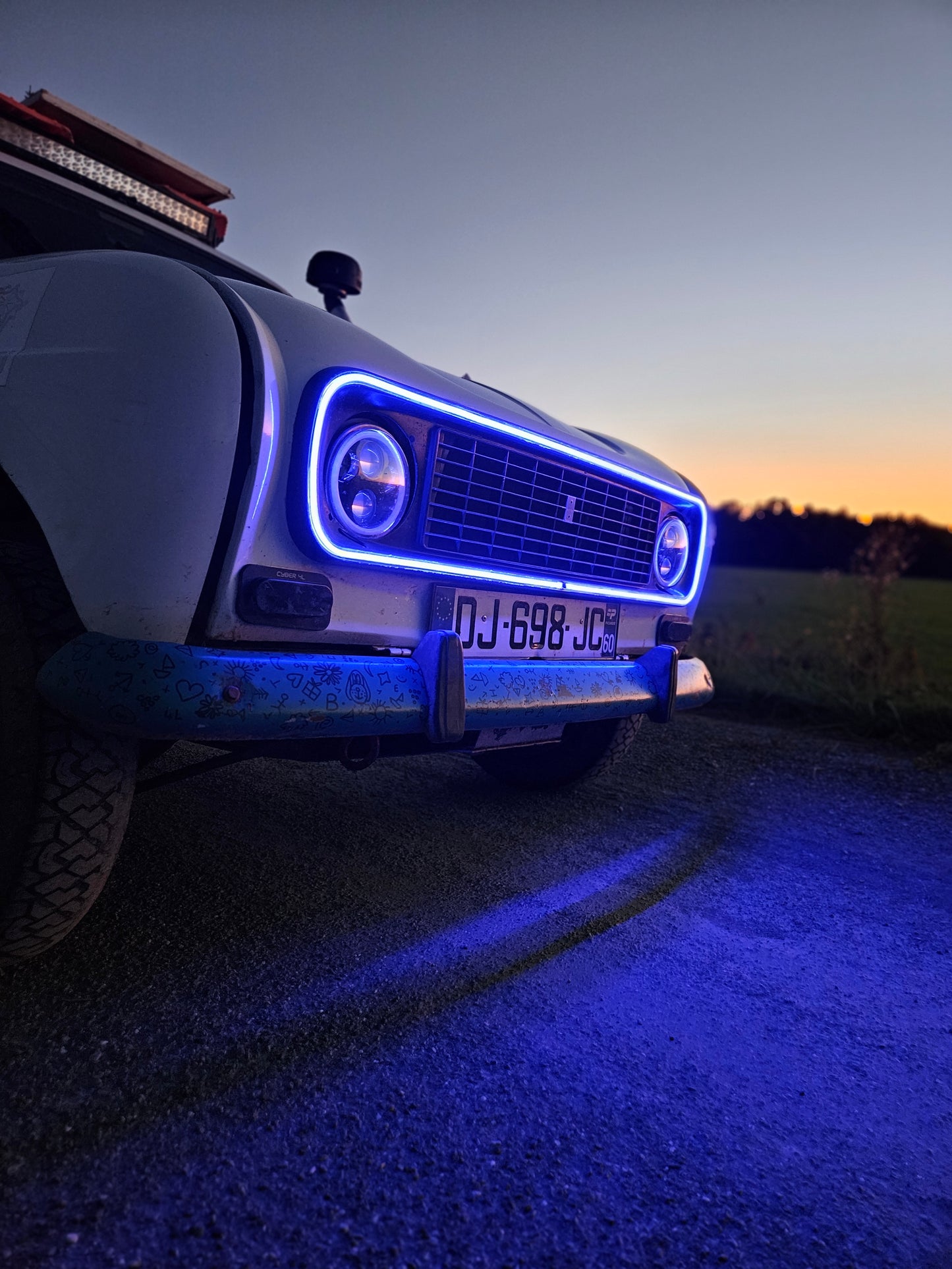 Calandre éclairée RGB - Renault 4L